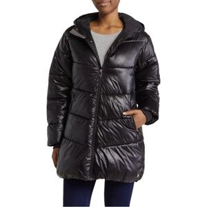NWOT Spyder Black Puffer Jacket. Women size L‎
